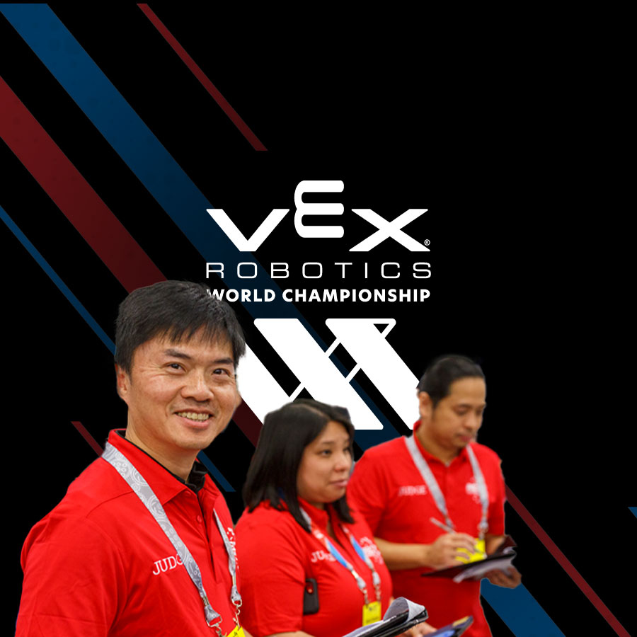 Judges observe participants at VEX Robotics World Championship